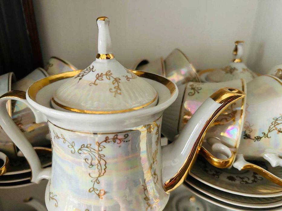 Чайный сервиз на 12 персон