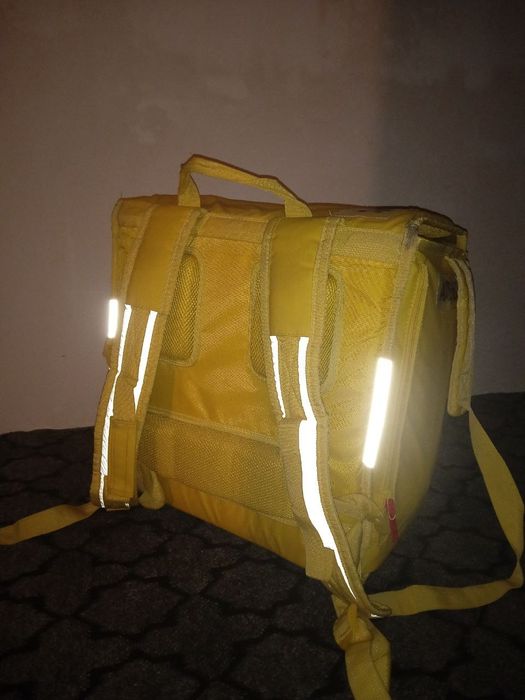 Yandeks sumka sotiladi