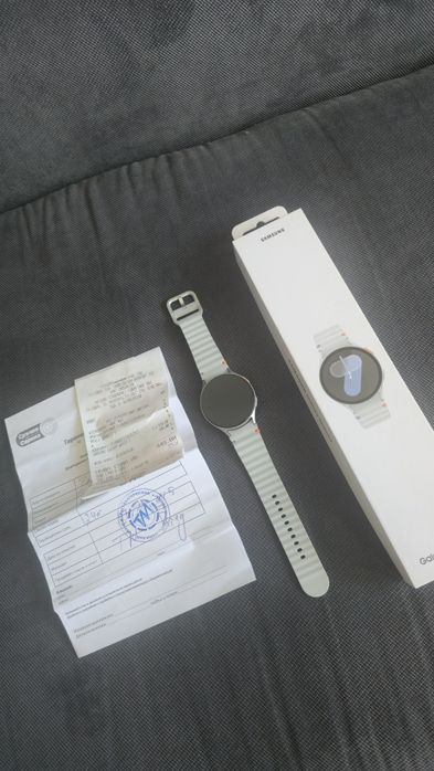 Samsung Galaxy Watch 7 44mm бял