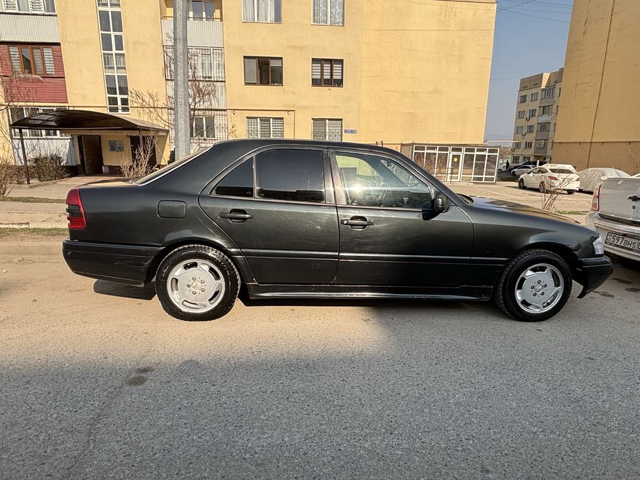 Продам Мерседес сешка 280 механика