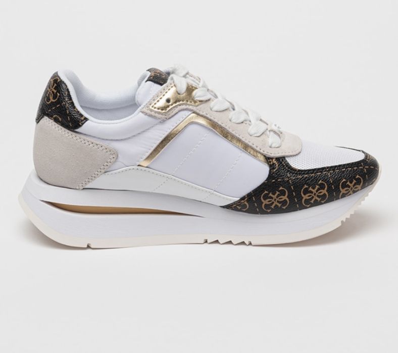 Маратонки Guess за 69€ от 135€