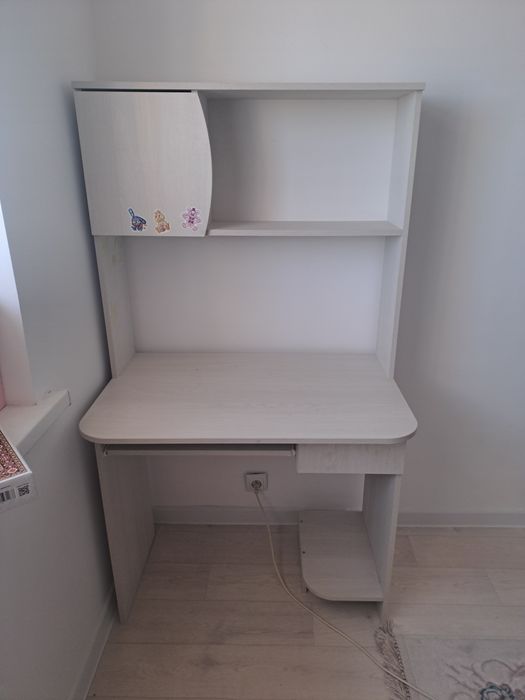 Продам компьютерный стол