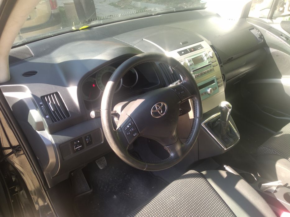 Тойота Корола версо 2.2 D-cat 177 коня само на части