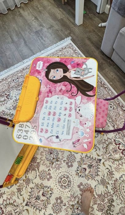 Продам 2 набора Nika kids (доск идля рисования и стол с стулом)