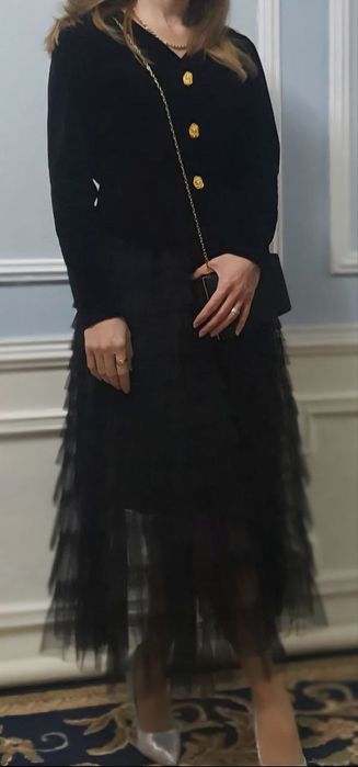 Продаётся костюм с юбкой