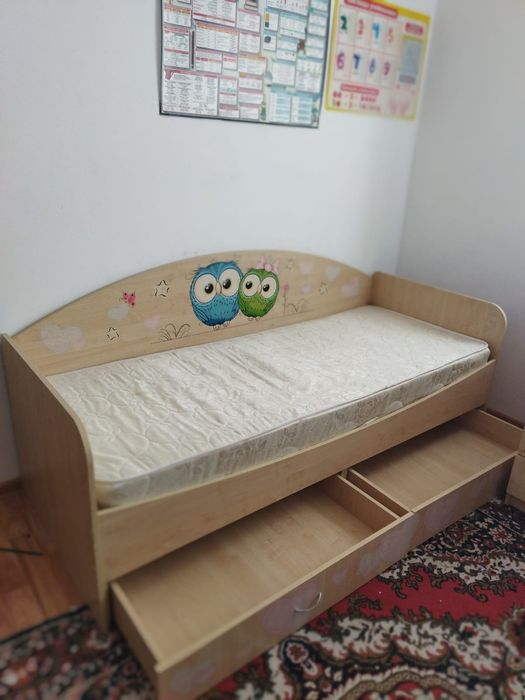 Детский гарнитур 2 кровати+шкаф+комод