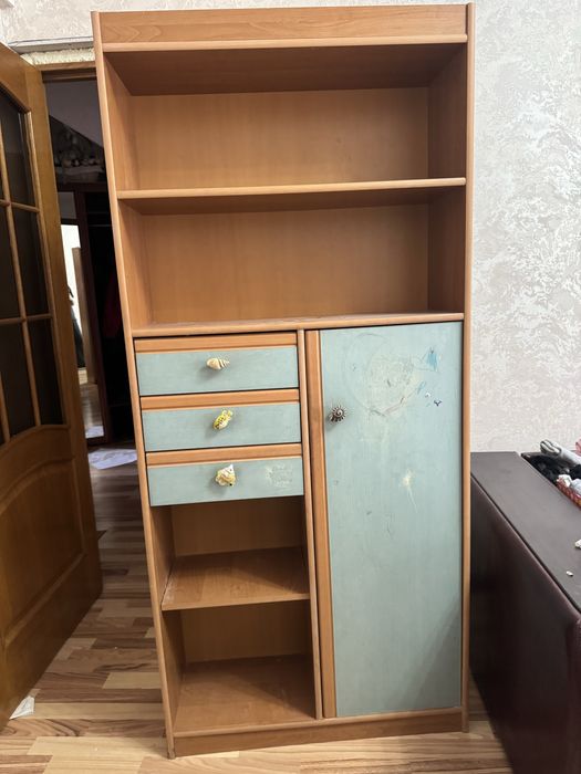 продаю два шкафа