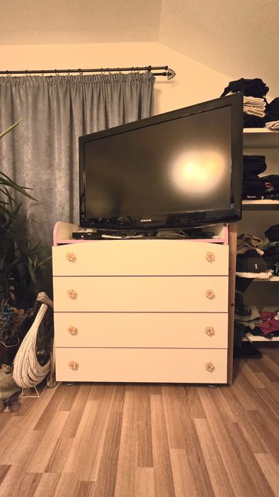 Set dormitor copii complet, 7 piese, alb & roz – stare impecabilă,