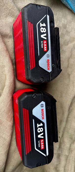 Зарядно Bosh Professional 18V 8Ah + 2 Батерии  Бош 18V 5 Ah