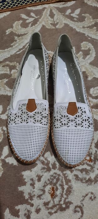 Кожаная женская обувь