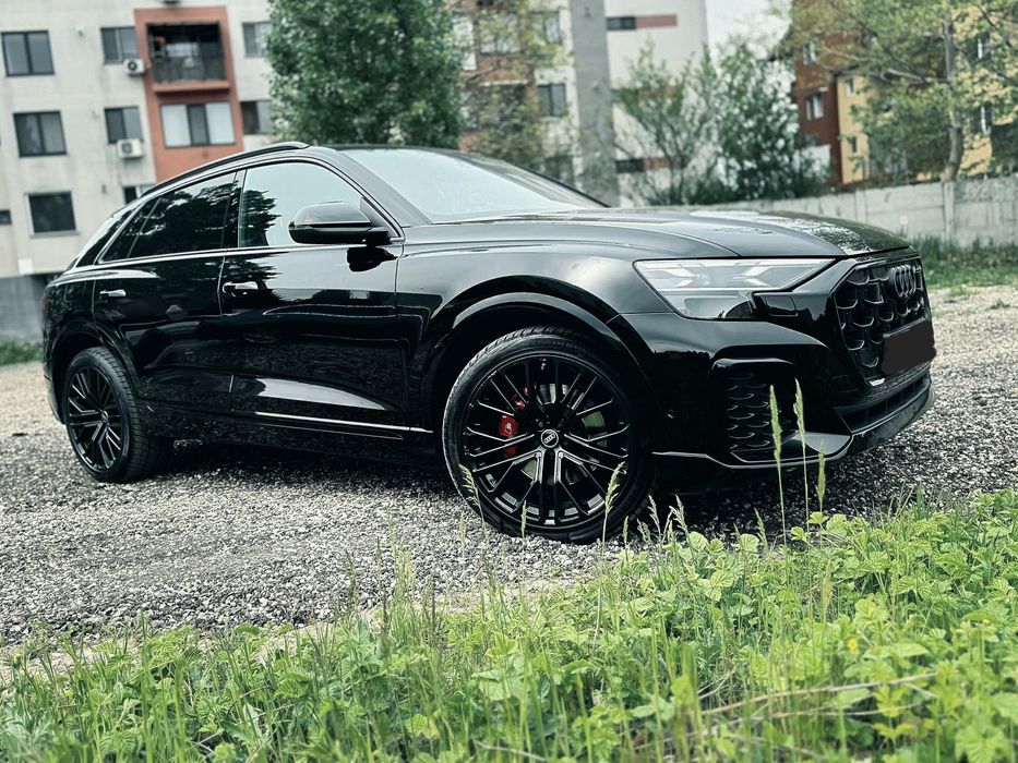 AUDI Q8 2023