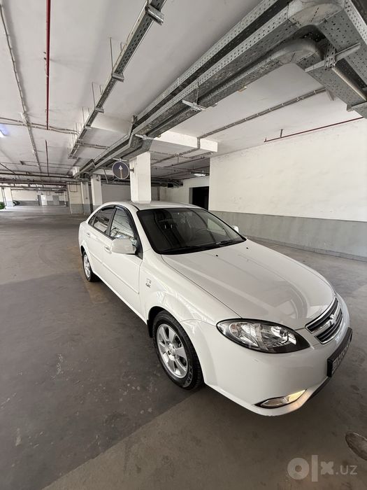Chevrolet Gentra 2023, белая, пробег всего 7700 км, 1 хозяин.