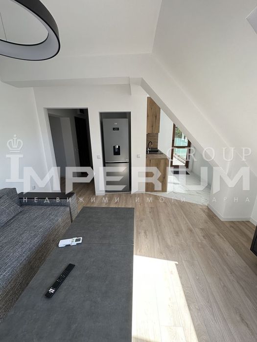 Дава се под наем Тристаен апартамент в Варна, Изгрев - 115 кв.м за 897.6 € - Снимка #2