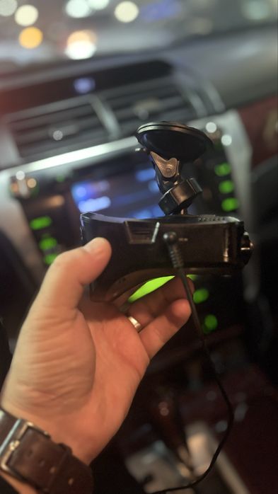 Видеорегистроатор на машине