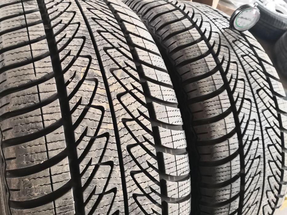 225 55 17 цола гуми като нови 2 броя Goodyear
