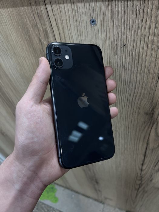 Айфон 11 в хороше состоянии