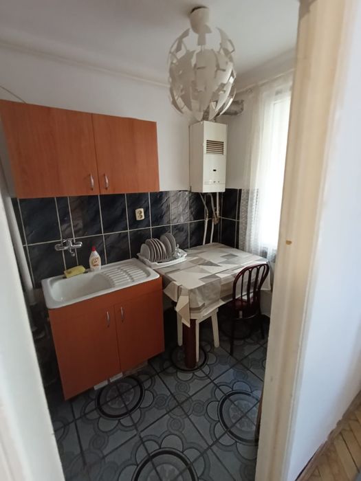 Garsonieră de închiriat – zona Cloșca, G-uri, parter.