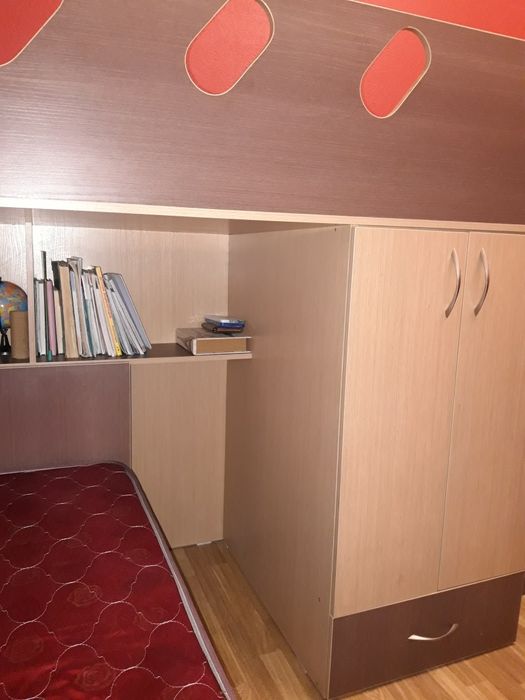 Двухъярусная кровать