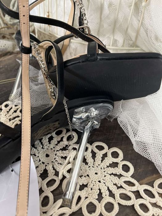 Елегантен сандал