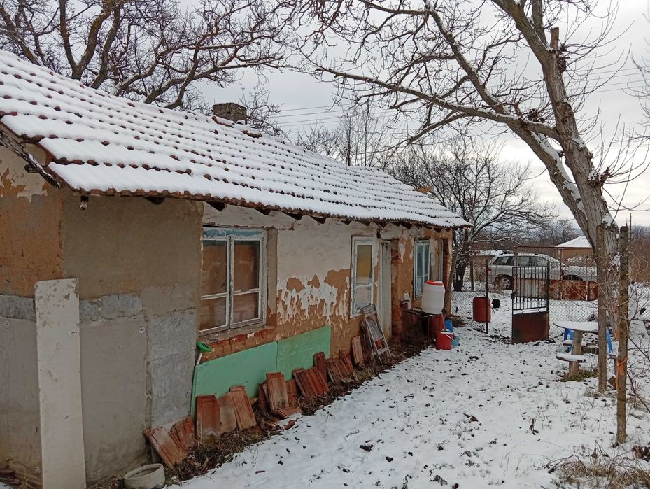 Продава се Къща в Брезник - 56 кв.м за 228 €/кв.м - Снимка #2