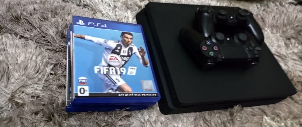 Ps4 slim в отличном состоянии