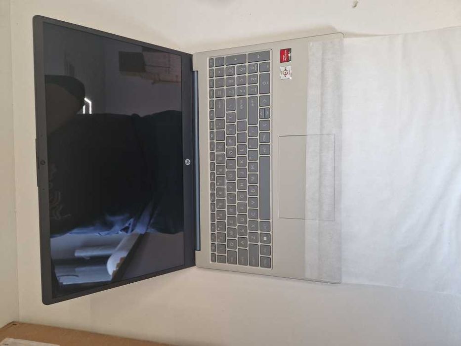 HP  15.6" лаптоп AMD Athlon Silver, 8GB RAM, 256GB SSD refurbished