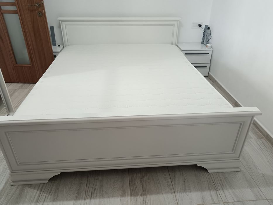 De vânzare pat Dormitor  + Saltea