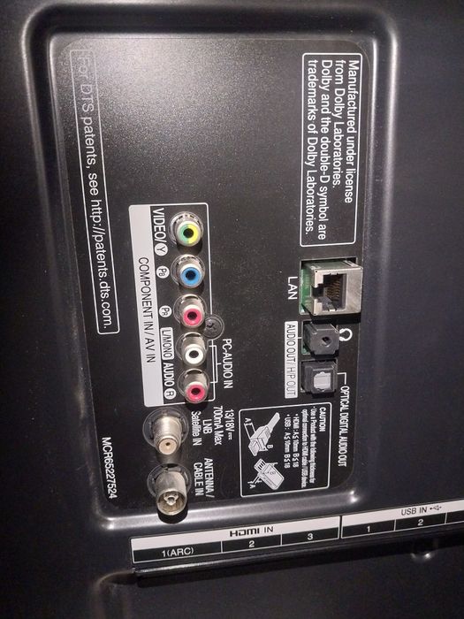 Большой смарт телевизор LG 124см.