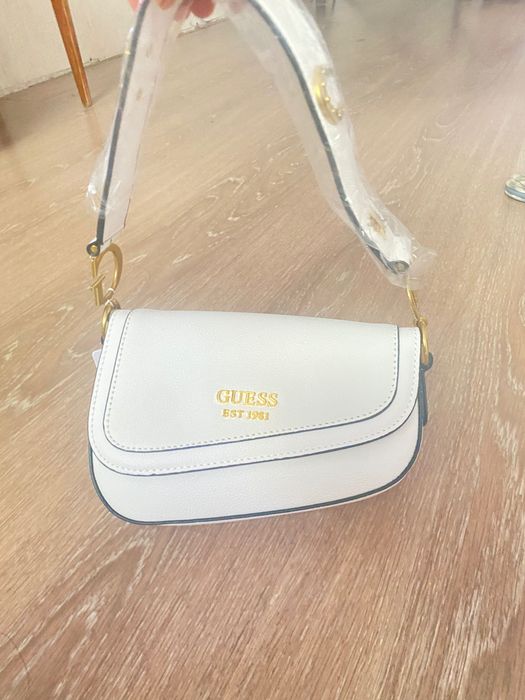 Продам брендовую сумку Guess