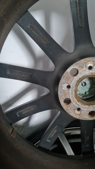 Jante aliaj R18 x 7 1/2JJ ET 38 cu cauciucuri vara 225/40ZR18 Tourador