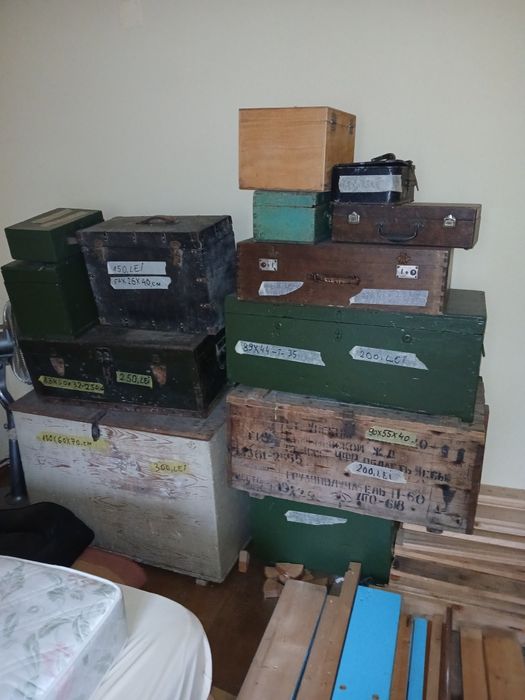 Ladă sau cufăr din lemn