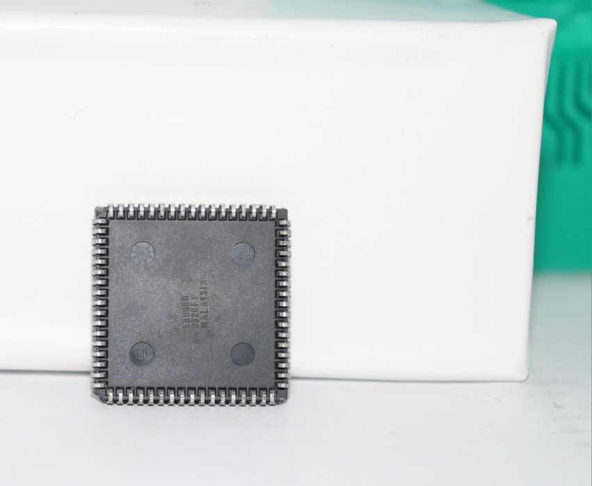 Procesor Colectie Nefolosit 80-90 Intel AMD 1 Core 16 MHz N80C188-16