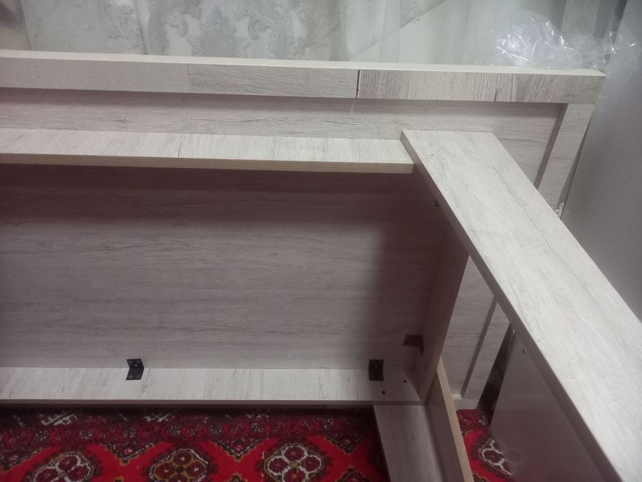 Ustar sotiladi. Umumman ishlatilmagan. Mdfdan ishlangan.