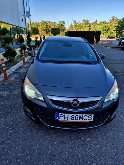 Opel Astra J Sport Combi 1.7 CDTI