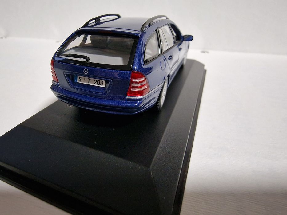 Minichamps Mercedes w203 s203 1:43 1/43