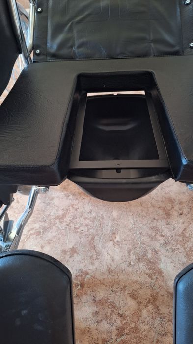 Продам инвалидную коляску