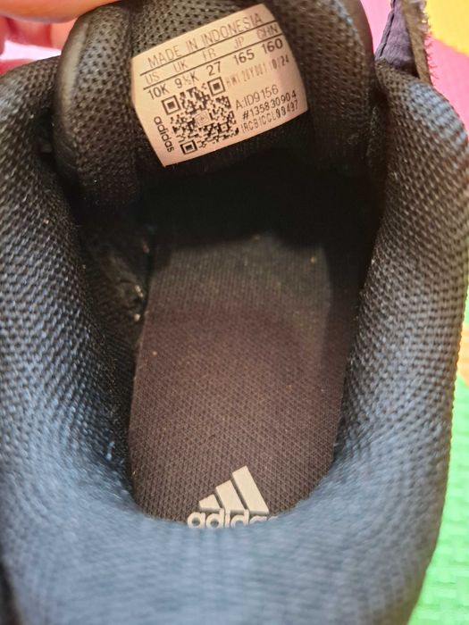 Adidasi de vanzare