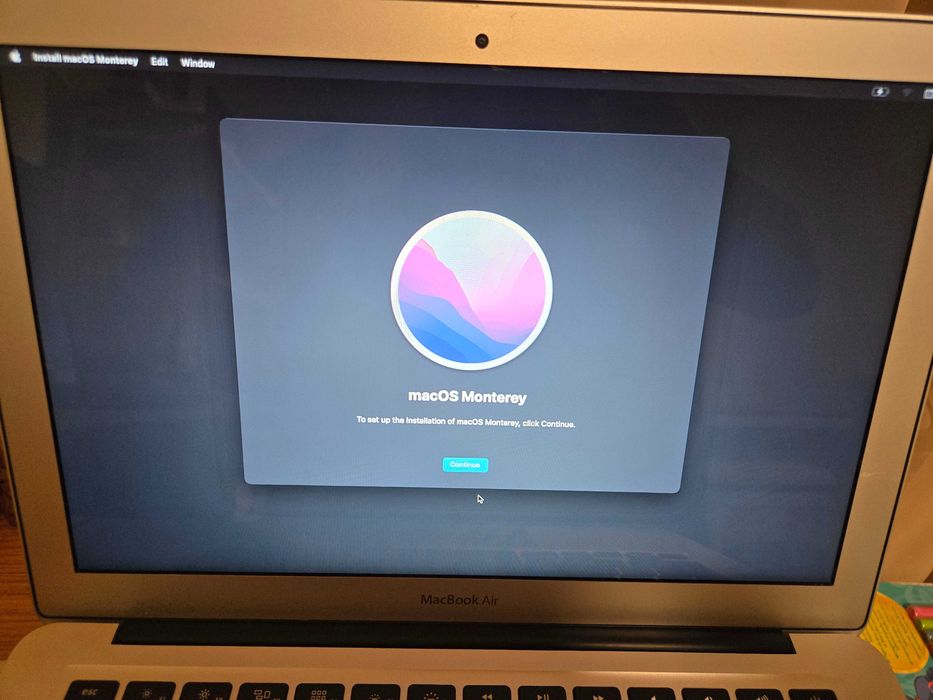 MacBook Air 13" (2015) — i7 2.2GHz, 8GB RAM, 512GB SSD + зарядно