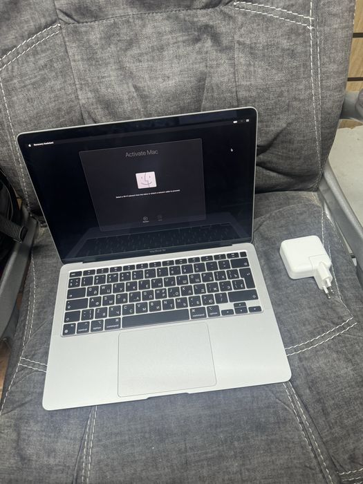 MacBook Air M1 model 2337