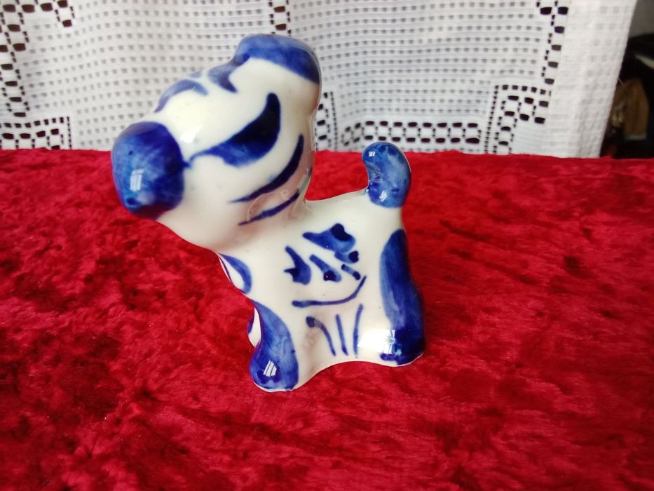 Вазочка , собачка ( статуэтка Гжель ) СССР