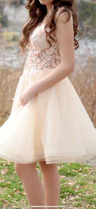 Къса бална рокля