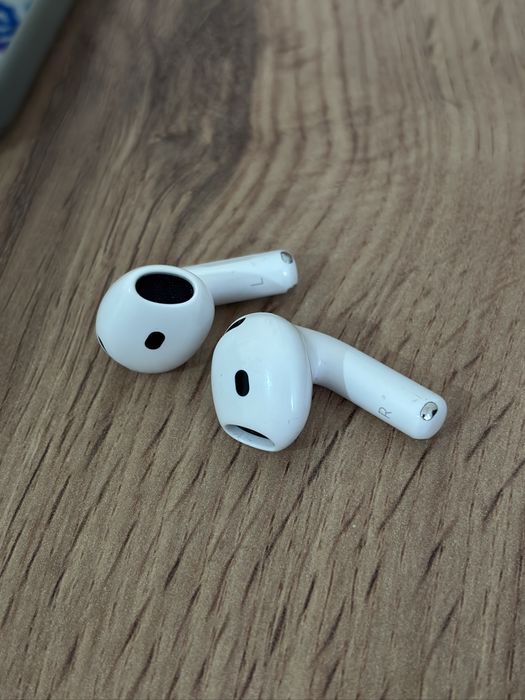 Airpods 4 оригинал