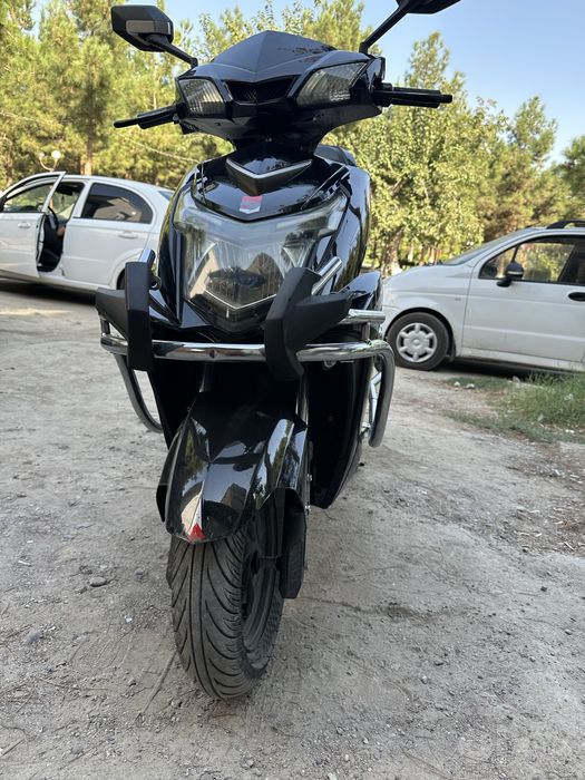 Skuter sotiladi yurish kilomet 20 tezligi 55 60