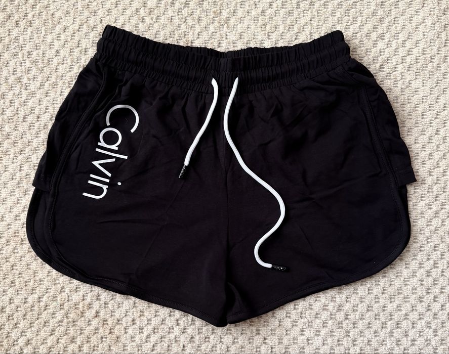 Продам женские вещи обувь