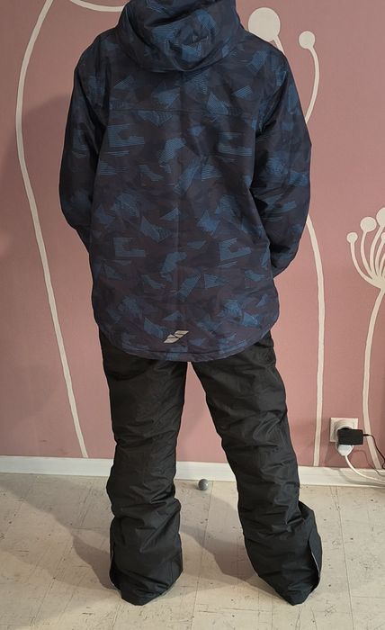 НОВИ и употр. ски екипи р-ри XS,S и 14г.