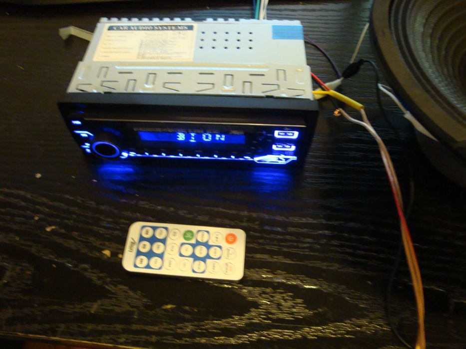 CD Player mp3 USB bluetooth SD Card AUX Radio FM AM telecomanda