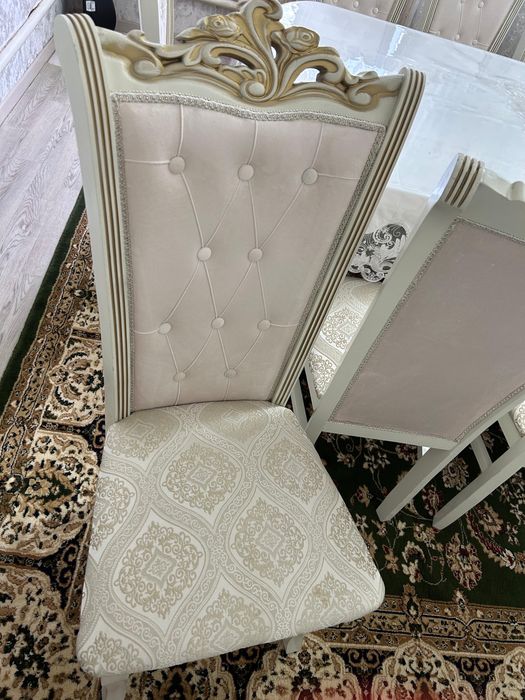 Стол стулья  продам срочно почти новые
