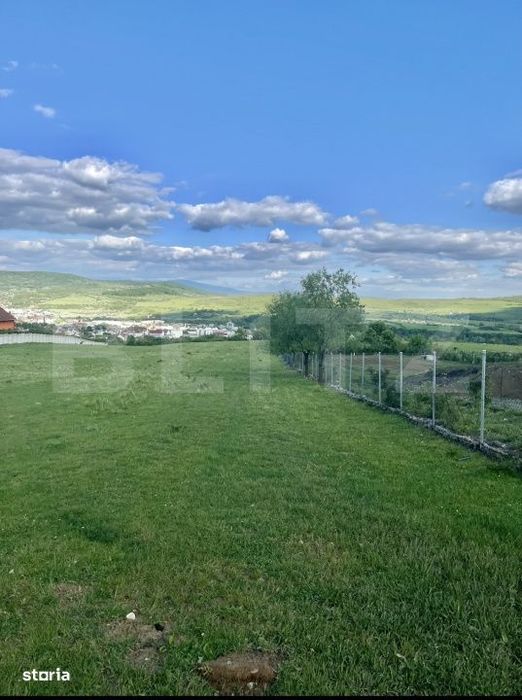 Teren intravilan de 10 ari, situat in zona drumul Sigmirului