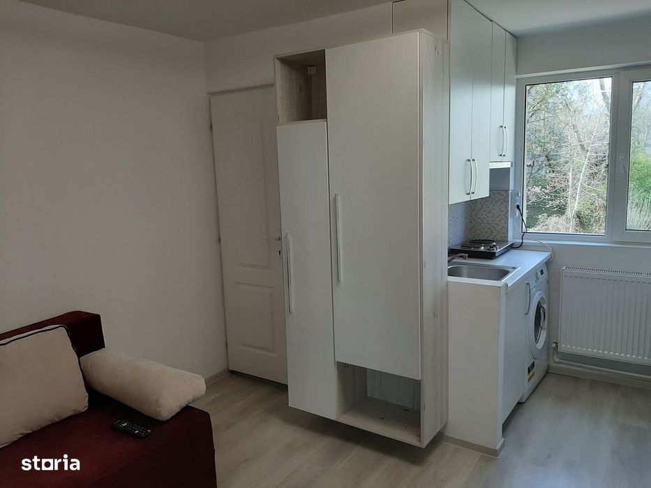 Studio 5 minute Metrou 1 Decembrie, inchiriere