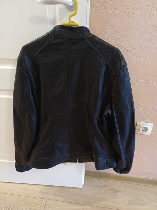 Ново кожено яке от изкуствена кожа